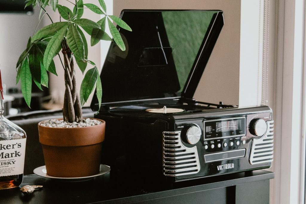 victrola-record-players-nVn6HSRQVVk-unsplash
